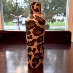 Stainless steel water bottle